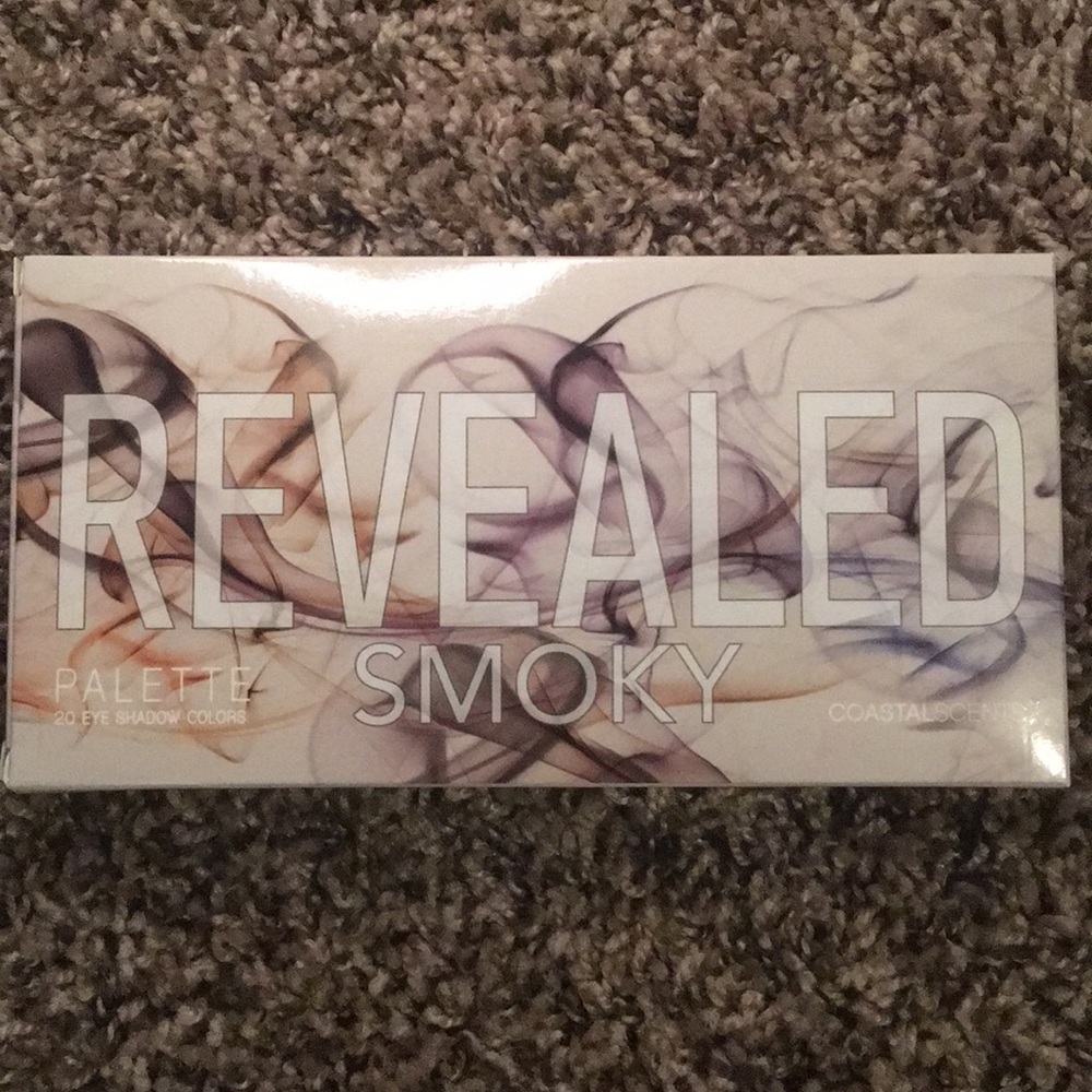 Coastal Scents: Revealed Smoky Eyeshadow Palette